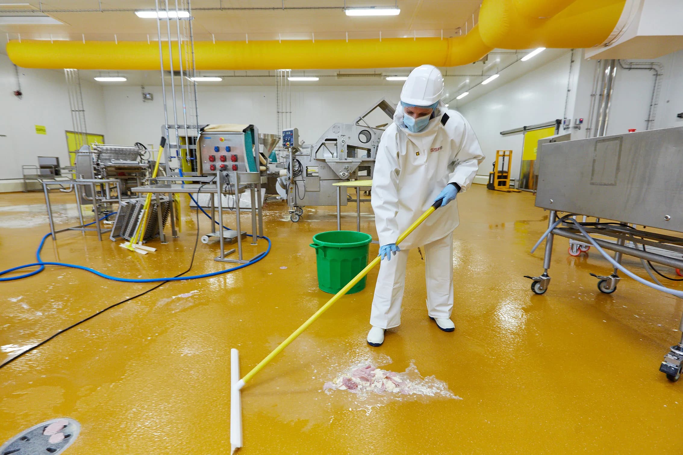 Entretien / hygiène en environnement agroalimentaire — imagerie opérationnelle générique.
